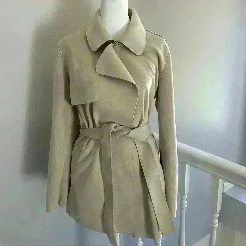 Cream Vegan Suede short trench jacket Banana Republic NWOT, Size small